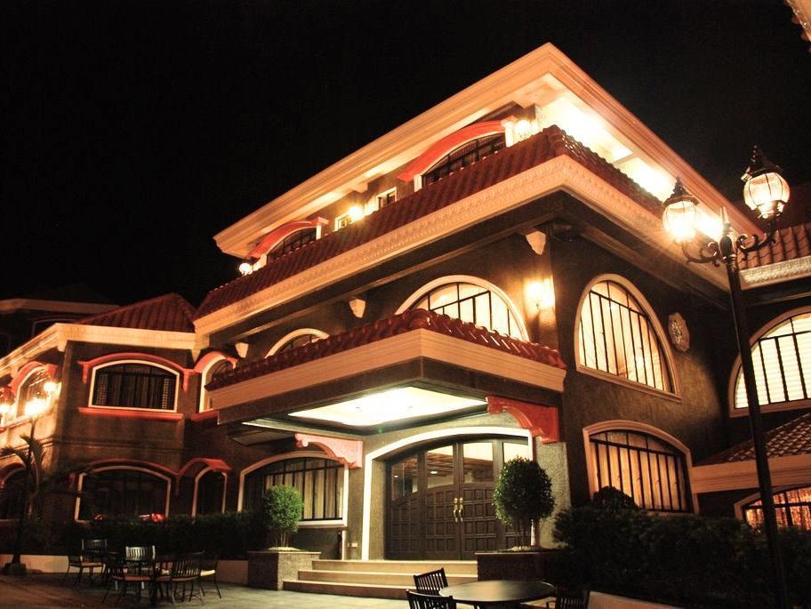 Iriga Plaza Hotel Zewnętrze zdjęcie